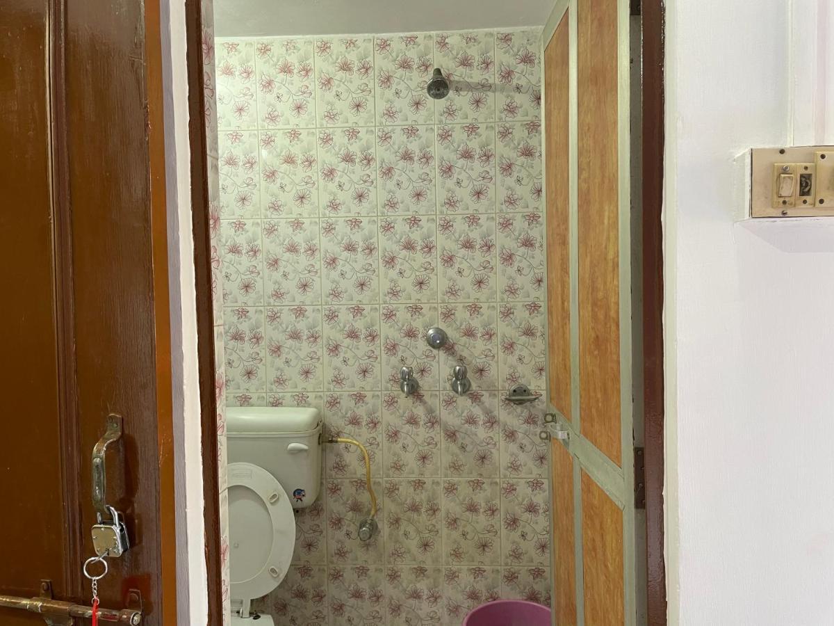 Indra Paying Guest House Варанаси Екстериор снимка
