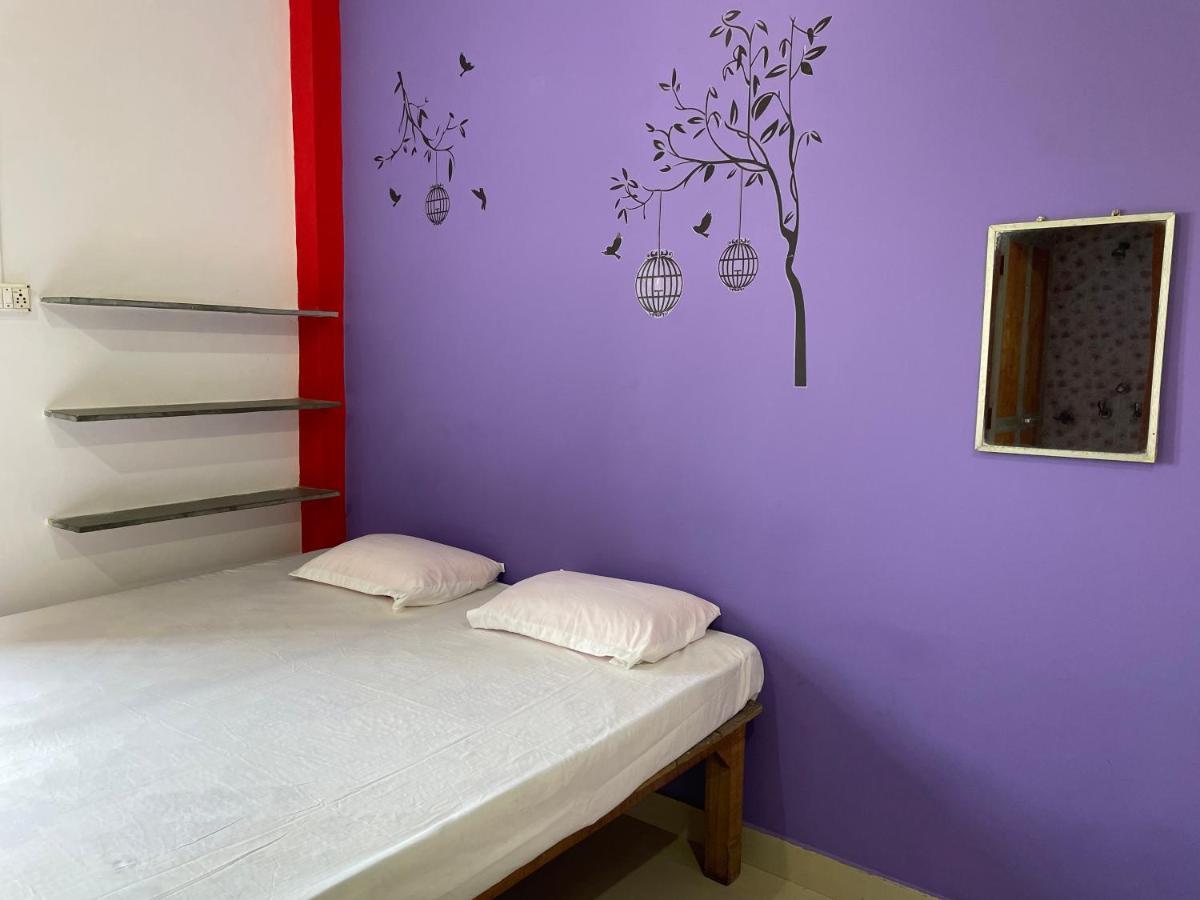 Indra Paying Guest House Варанаси Екстериор снимка