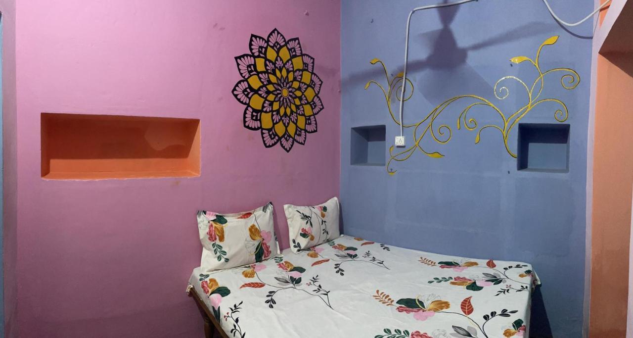 Indra Paying Guest House Варанаси Екстериор снимка