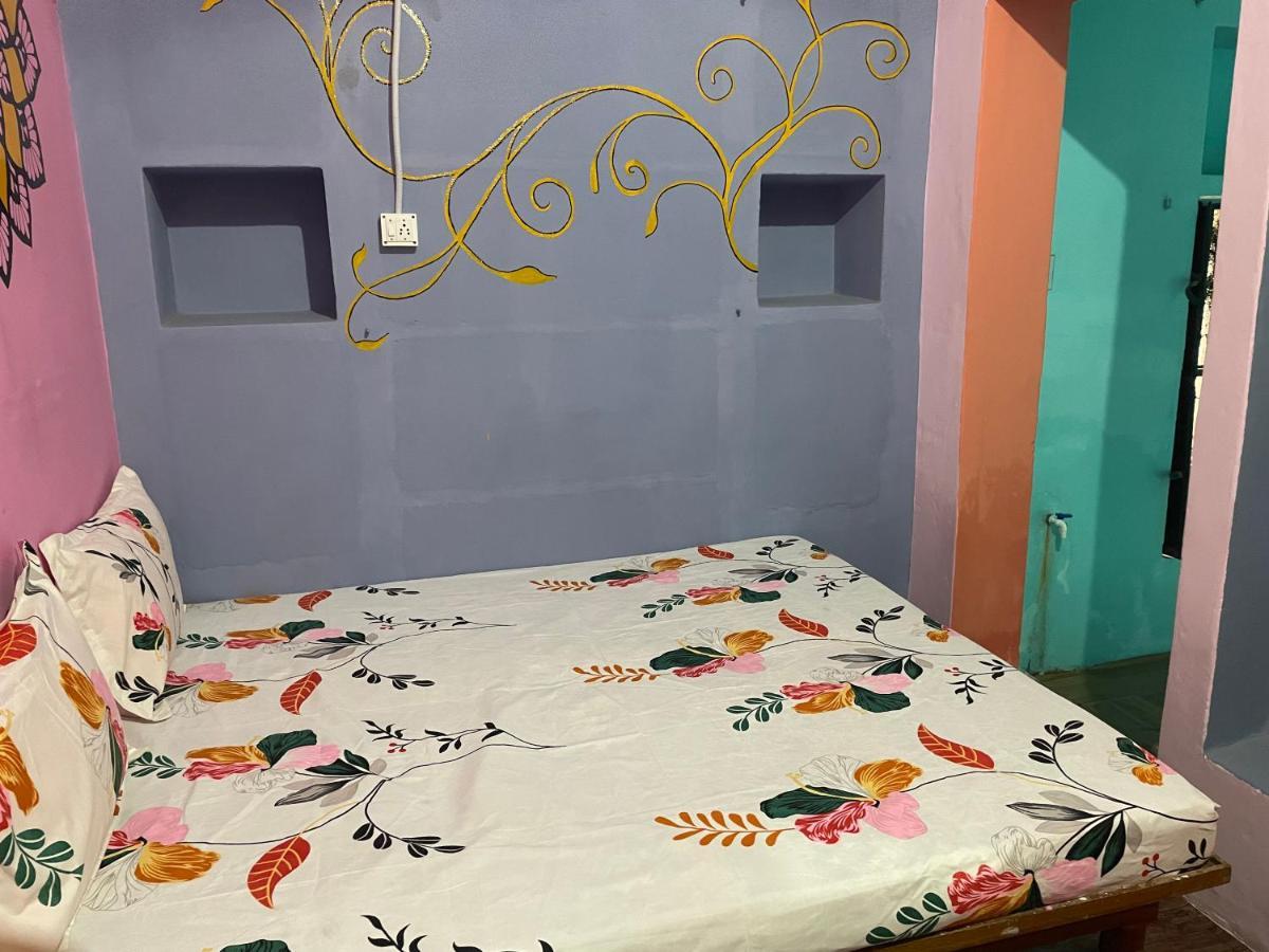 Indra Paying Guest House Варанаси Екстериор снимка