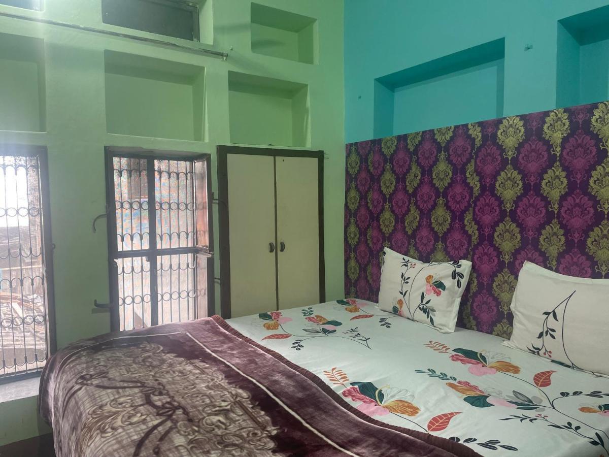 Indra Paying Guest House Варанаси Екстериор снимка