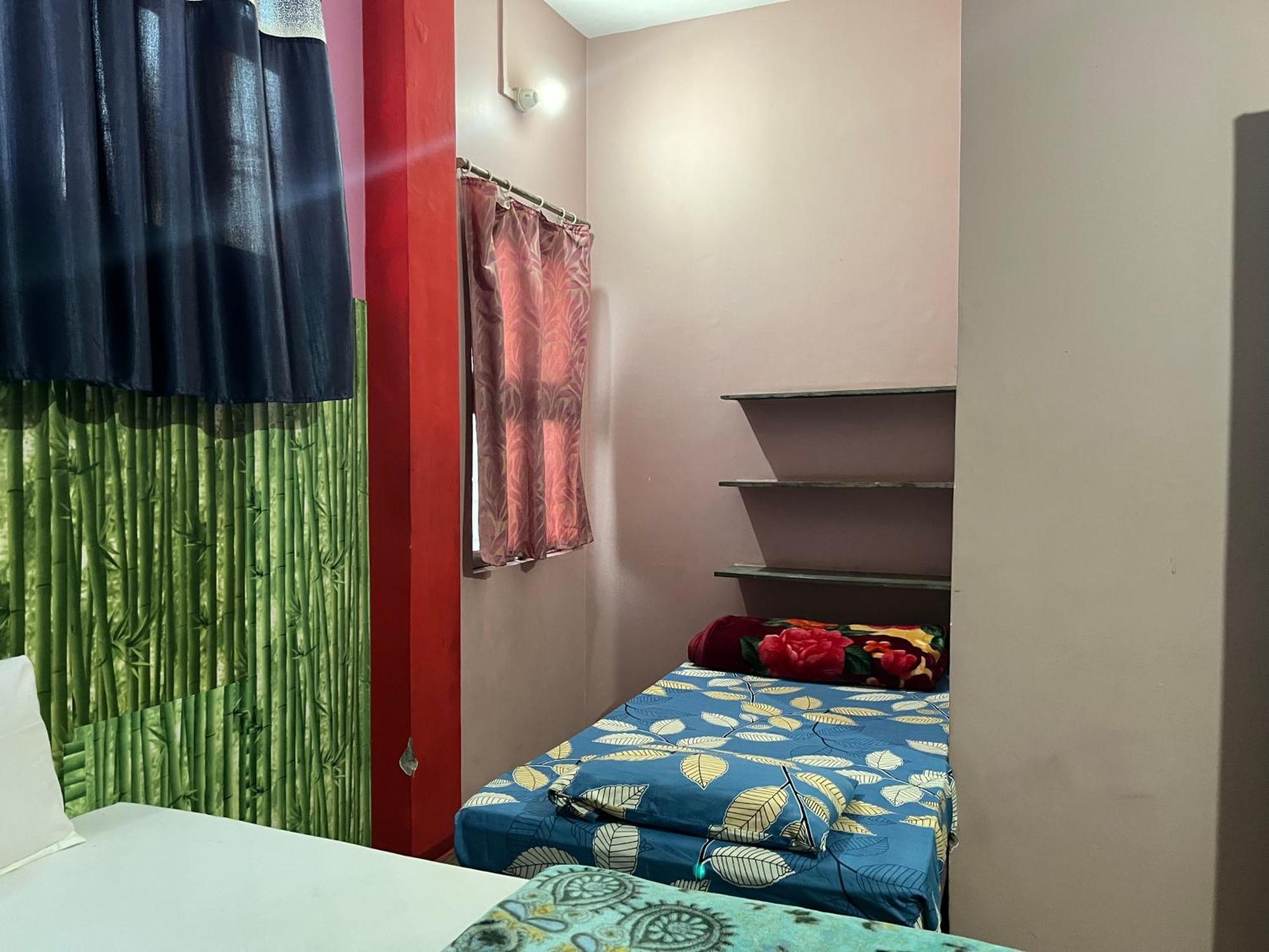 Indra Paying Guest House Варанаси Екстериор снимка