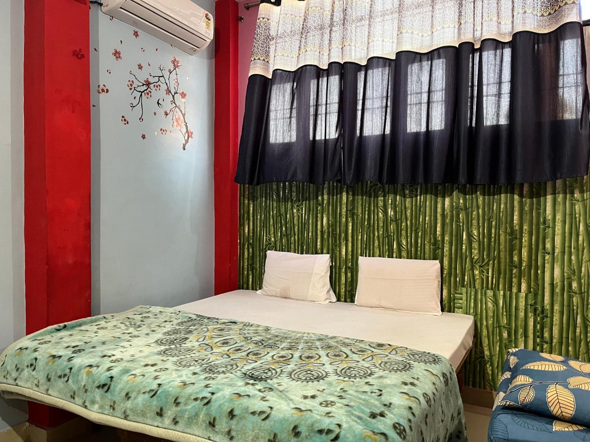 Indra Paying Guest House Варанаси Екстериор снимка